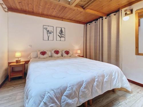 Кровать или кровати в номере La Clusaz: Appartement 31m², 4 pers, Balcon Sud - FR-1-818-31