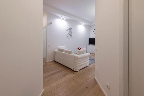 Longhena, 7 – Total white apartment