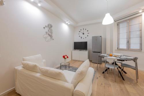 Longhena, 7 – Total white apartment