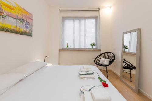 Longhena, 7 – Total white apartment