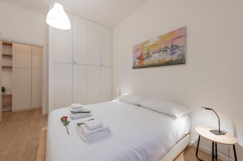Longhena, 7 – Total white apartment