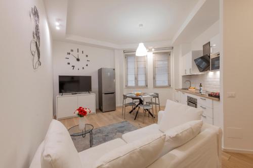 Longhena, 7 – Total white apartment