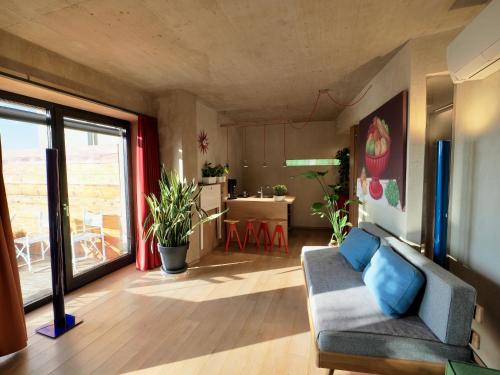 Χώρος καθιστικού στο Qb Apartments