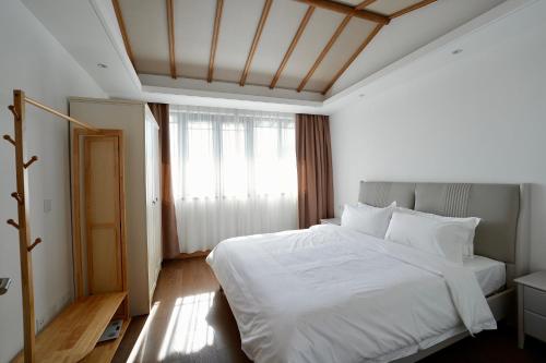 Gallery image of Mogan Valley Resort in Deqing