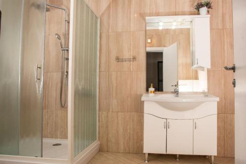 Ένα μπάνιο στο Gloria