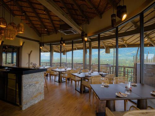 Ein Restaurant oder anderes Speiselokal in der Unterkunft dusitD2 Khao Yai 