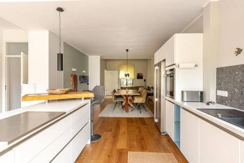 Gallery image of Gutshof am See - 2 Etagen Loft - stadt- & naturnah in Gieslenberg