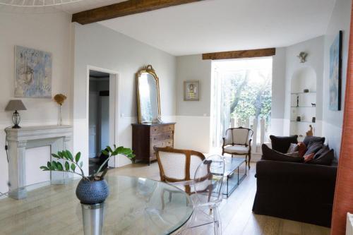 O zonă de relaxare la EXIGEHOME belle maison à colombages 5 minutes du RER