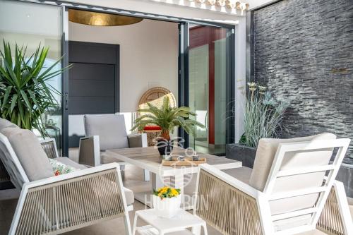 HigueronRentals Centinela