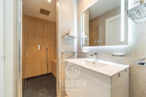 HigueronRentals Centinela