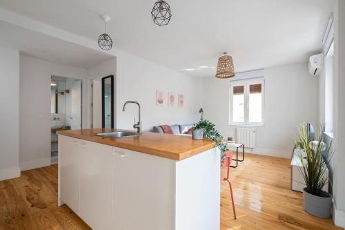 Nice and bright apartment in Puerta del Ángel - Cabello
