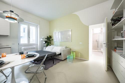 Design and Silence - Wide renovated apartment 2 stops from centrale photo 27