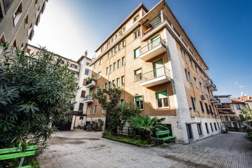Design and Silence - Wide renovated apartment 2 stops from centrale photo 7