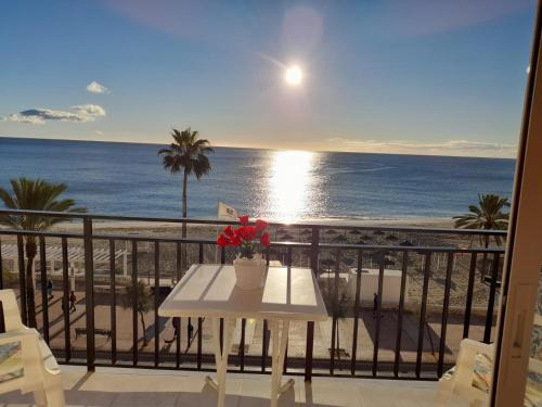 Fuengirola center beachfront Yate