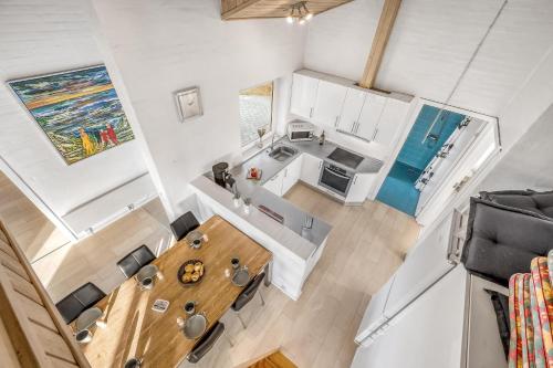 Posezení v ubytování Lovely Holiday Home With Pool, Spa And Sauna, Only 200 Meters From The North Sea