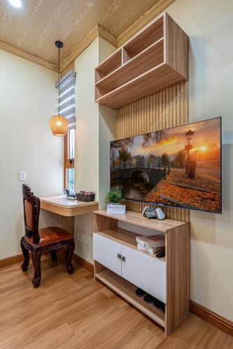 TV a/nebo společenská místnost v ubytování Cozrum - Cozy Home Phú Yên