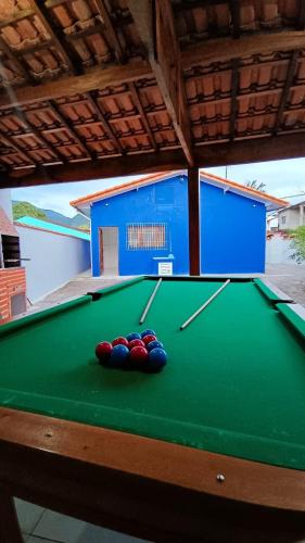 Τραπέζι μπιλιάρδου στο Casa do Zeca Próxima a praia da Cocanha com wifi - área gourmet 35 m2 - Localização imbatível