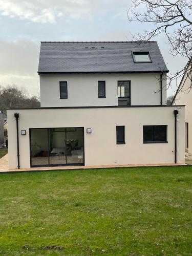 Maison neuve mer, plage, gr 34 à pieds