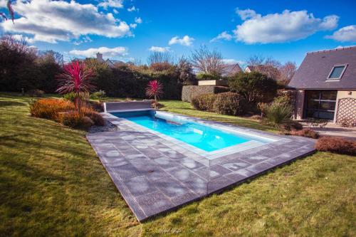 Maison pour 10, avec un grand jardin et une piscine