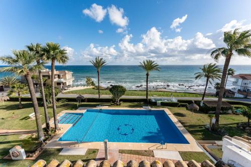 CT 262 - Faro's Flamingo Views - Beachfront Apartment- Cala de Mijas