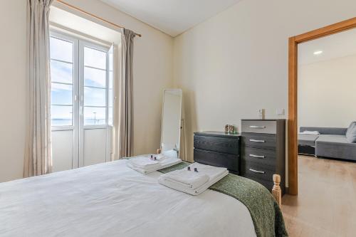 Very Sunny apartment with large balcony 3rd floor