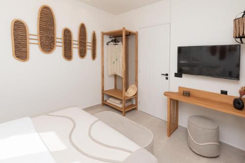 Aristotle Suites