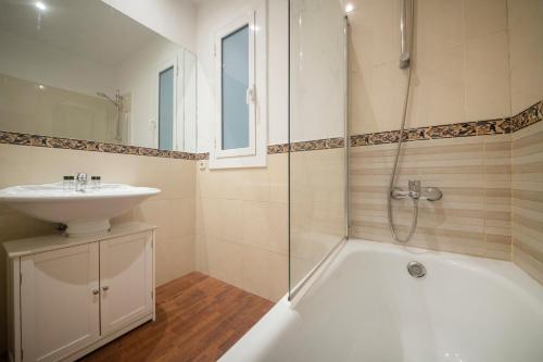 One Bedroom Apartment in Carrer Aragó