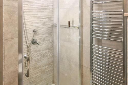 A bathroom at Charming house in Carpino
