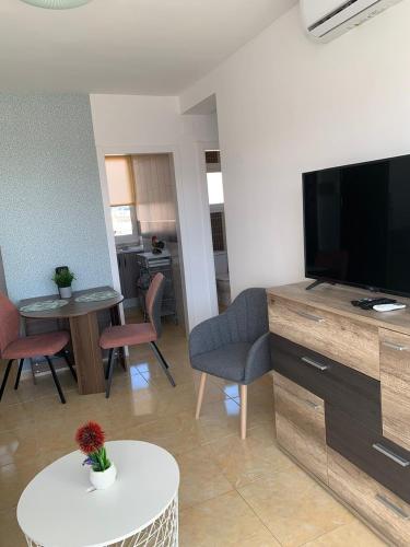 hidden gem nearby everything southwest balcony w sea view