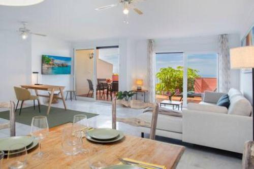 Panoramic Sea Views & Carvajal Beach & Restaurant