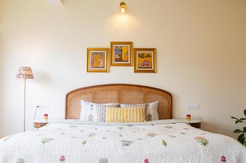 Ένα ή περισσότερα κρεβάτια σε δωμάτιο στο Pushpak Boutique Homestay