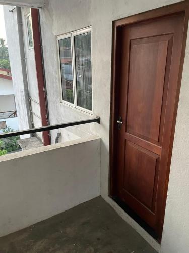 Φωτογραφία από το άλμπουμ του Apartment in Makumbura near Highway Entrance σε Pannipitiya