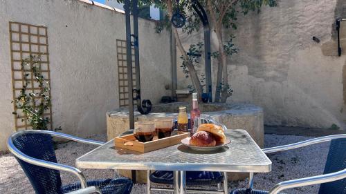 Mâncare la sau în apropiere de acest apartament