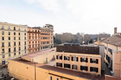 Principe House, Central Rome, 3 bedroom 2 bath, Elegant Apartment full of Light