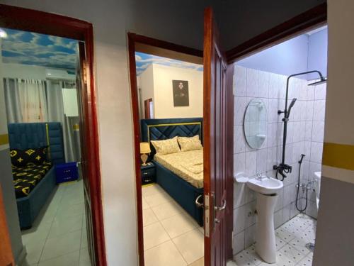 Gallery image of Legrandpré II SANTA LUCIA BONAMOUSSADI WIFI ILLIMITÉ FORAGE GROUPE ÉLECTROGÈNE À 50m DE LA ROUTE in Douala