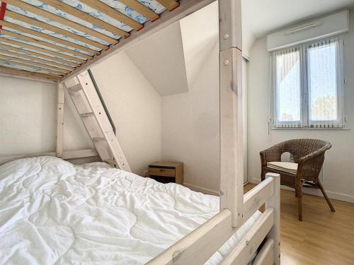 Postel nebo postele na pokoji v ubytování Charmant T3 pour 5 pers avec balcon à Stella Plage, proche plage, parking privé - FR-1-236-142