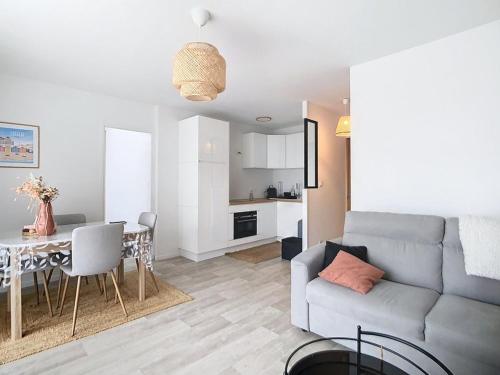 Appartement cosy pour 4, à 2 pas de la plage avec balcon ! - FR-1-236-161