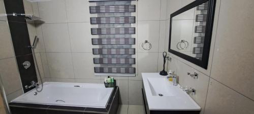 Bilik mandi di The Southern Views Unit 2 - Private
