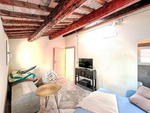 Televisyen dan/atau pusat hiburan di Holiday Home La Casa di Cri' by Interhome
