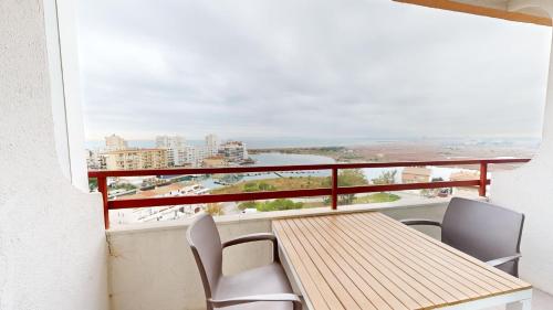 Studio Vue canal Piscine Terrasse