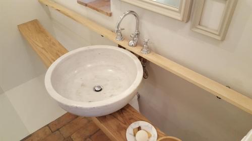 Ένα μπάνιο στο B&B A Piazza del Gesù