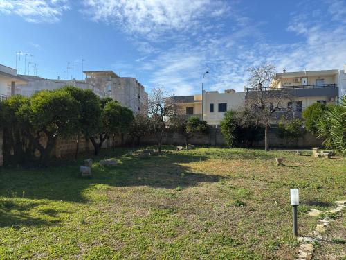 Taman di luar Residenza Storica PARCO LANOCE