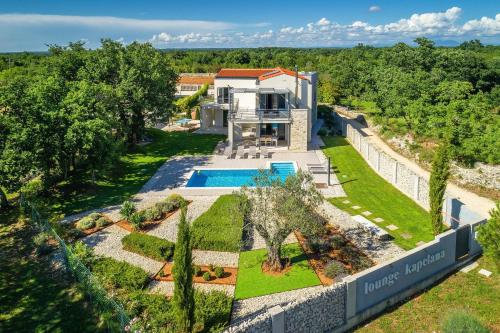 Villa Lounge Kapelana with Private Pool, Basketball, Volleyball & Football