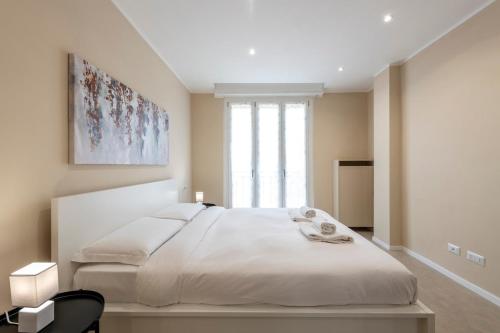 Bright Apt 2 Bedrooms and 2 Bathrooms - B Home