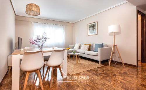 MyHouseSpain - Amplio y céntrico piso en Oviedo