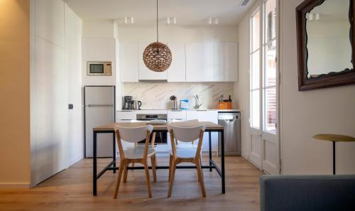Apartamento de cuatro dormitorios en Carrer Diputació