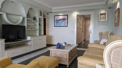 COBLANCA sea front apartment