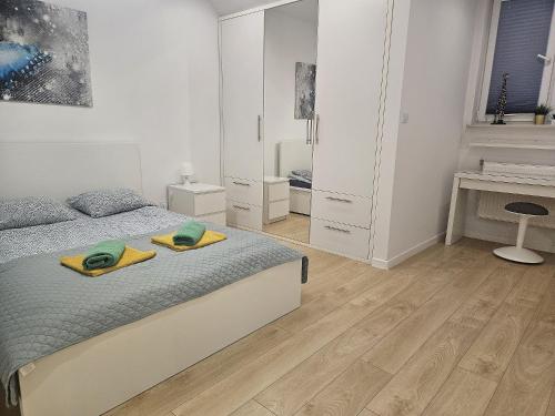 Postel nebo postele na pokoji v ubytování Urban Jungle Apartment in the city center
