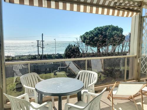 Bord de mer, terrasse vue mer 228L