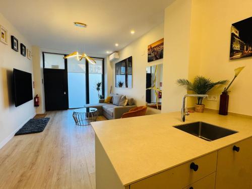 GOLD SUITE APARMENT Wifi AC SERVICES E1